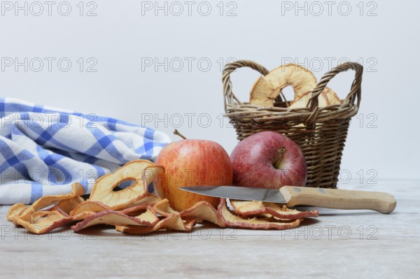 Apples and dried apple rings, dried fruit