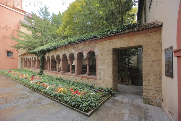 Cloister with archways, Lusamgärtchen, Würzburg, Lower Franconia, Franconia, Bavaria, Germany