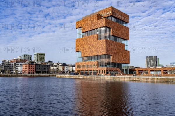 The MAS, Museum aan de Stroom, Museum am Strom, Bonapartdok, harbour basin, old harbour district, Het Eilandje of Antwerp, formerly disreputable, dingy district, now modern, hip district, with lots of culture, living space, leisure, gastronomy, trendy district, Flanders, Belgium