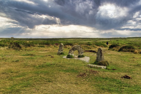 Mên-an-Tol, Men an Tol, Hole Stone in a Field, Bronze Age Megalith, Menhirs, Penzance, Cornwall, England, Great Britain