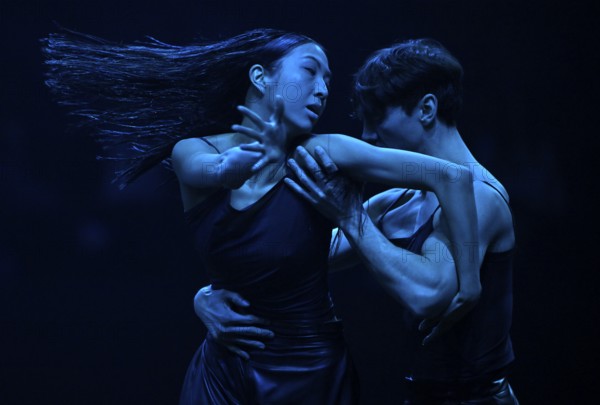 Performance by the Stuttgart Ballet in front of the final of the Tennis Ladies Porsche Cup, Grand Prix, GP, Stuttgart 2025, Porsche Arena, Stuttgart, Baden-Württemberg, Germany