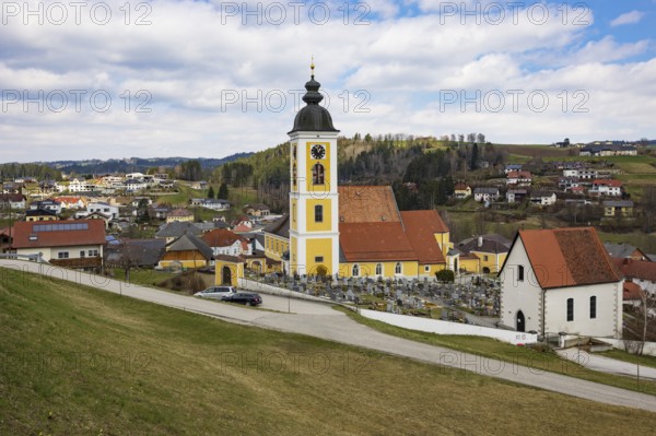 View of the village, parish church, Niederwaldkirchen, Mühlviertel, Upper Austria, Austria