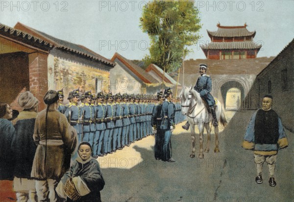 German troops of naval infantry of the Kiautschou Bay concession in China, c. 1900, Deutsche Seesoldaten der Seebataillon in Kiautschou, Flottenstützpunkt der Kaiserlichen Marine in China, ca. 1900, historisches Bild von R. Knötel