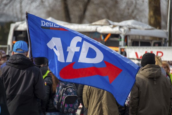 Aschaffenburg: Demo against left-wing agitation and violence***Flag of the AfD