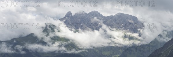 Panorama from the Fellhorn, 2038m, to the cloudy Allgäu main ridge, Allgäu, Allgäu Alps, Bavaria, Germany