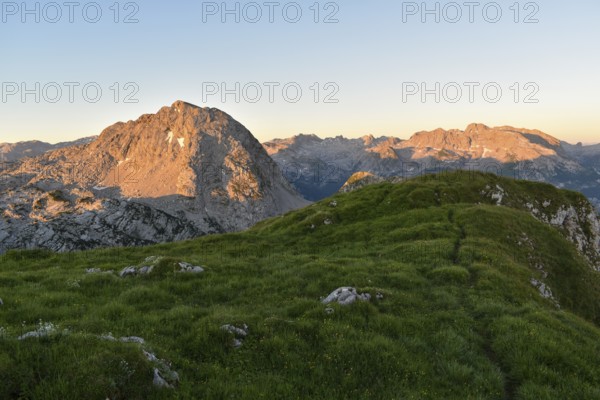 Sunrise at Kahlersberg (left) and Funtenseetauern in the Hagengebirge or Steinernes Meer, Berchtesgaden National Park, Bavaria, Germany