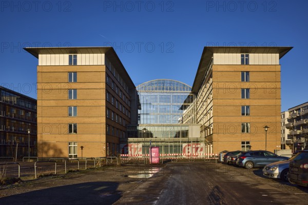 Employment Agency, modern architecture, car park, deep blue sky, cloudless, Hafenstraße, Saarbrücken, state capital, Saarbrücken Regional Association, Saarland, Germany