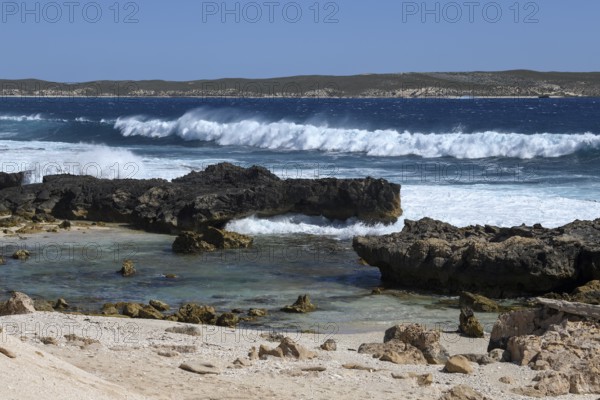 Coastal landscape on Dirk Hartog Island, Dirk Hartog Island National Park, named after the Dutch navigator of the same name, Shire of Shark Bay, State of Western Australia, Australia