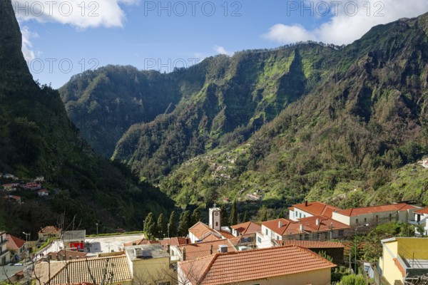 Curral das Freiras surrounded by mountains, parish of the district of Câmara de Lobos, tourist attraction, mountain landscape, Curras das Freiras, Madeira, Portugal