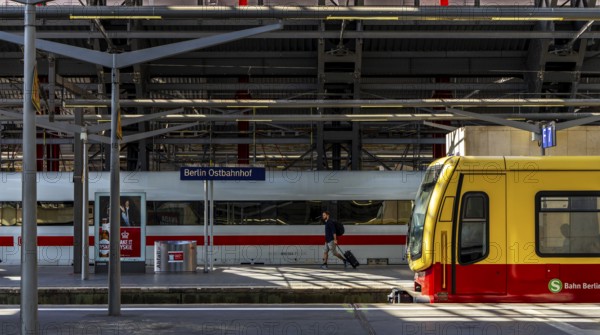 S-Bahn, platform and construction work at Berlin Ostbahnhof, Friedrichshain, Berlin, Germany