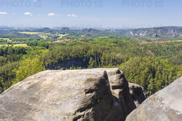 Waitzdorf view with views of the Kleiner Bärenstein, Großer Bärenstein, Rauenstein and Bastei, Hohnstein, Saxon Switzerland, Saxony, Germany