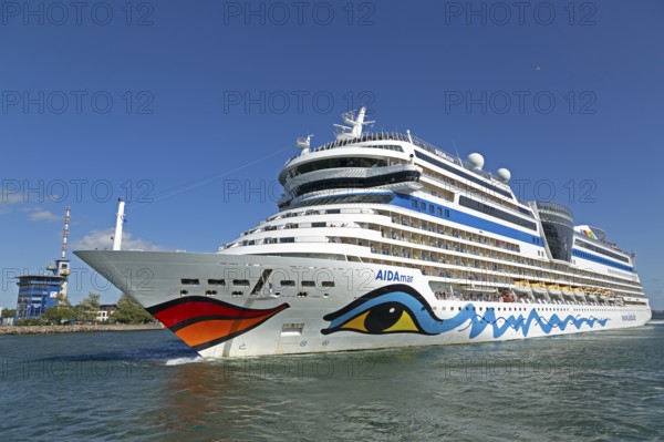 Cruise ship AIDAmar departs, Warnow, Warnemünde, Rostock, Mecklenburg-Western Pomerania, Germany