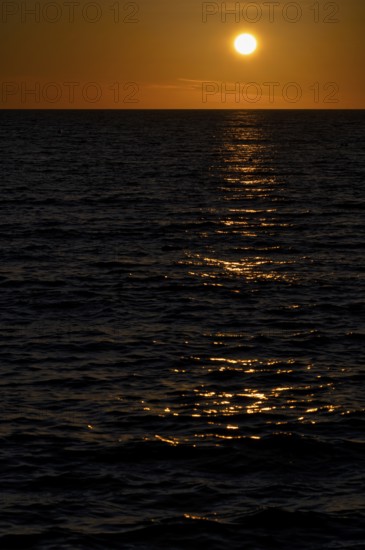 Sunset, evening mood, sea, Santa Ponça, bay Cala de Santa Ponça, Calvià, Majorca, Balearic Islands, Balearic Islands, Spain