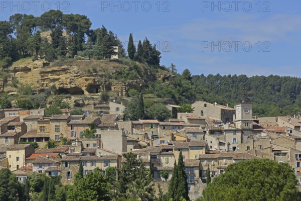 View of the mountain village of Cadenet and countryside, Luberon, Vaucluse, Provence, France