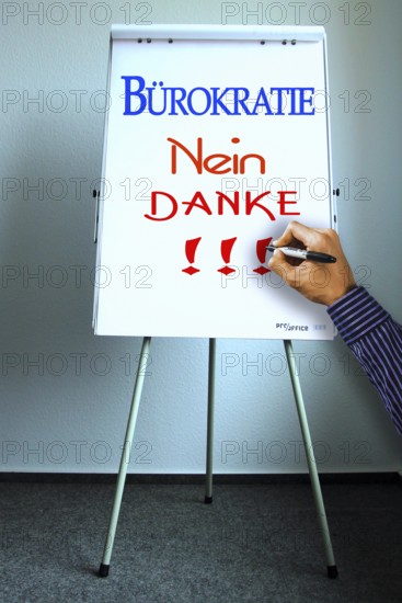 Symbolic image, German bureaucracy, EU bureaucracy, inefficiently cumbersome, expensive approval procedures for investments, complicated laws, digitalisation of administration, confusing paths, outdated processes, dusty authorities, business-to-government market, old-style offices, antiquated filing systems, analogue printout