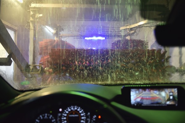 Car wash in the car wash, car wash tunnel