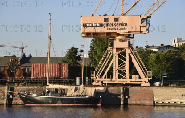 Europe, Germany, Hanseatic City of Hamburg-Harburg, Harburg inland harbour, Schlossinsel, Lotsekai, Kulturkran, Events