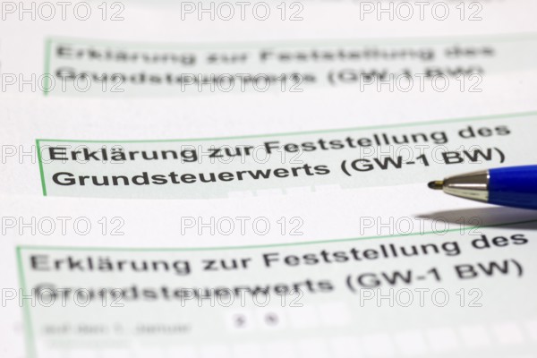 Declaration of property tax value, property tax, tax return, tax office, forms, pens