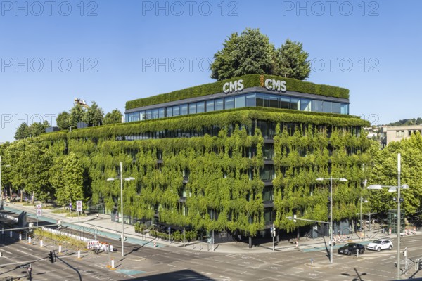 Calwer Passage, green building for a better urban climate. Around 11, 000 plants adorn the building of the commercial law firm CMS in the centre of Stuttgart. The architecture was designed by ingenhoven associates. Stuttgart, Baden-Württemberg, Germany