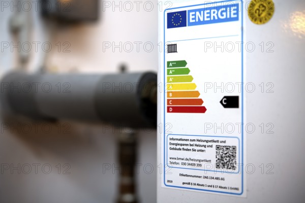 Heating label, efficiency label, heating label with information on energy saving, old heating system, gas heating, building services, Stuttgart, Baden-Württemberg, Germany