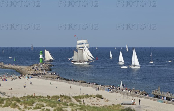 Sailing ships, pier lights, Unterwarnow, Hanse Sail, Warnemünde, Rostock, Mecklenburg-Western Pomerania, Germany