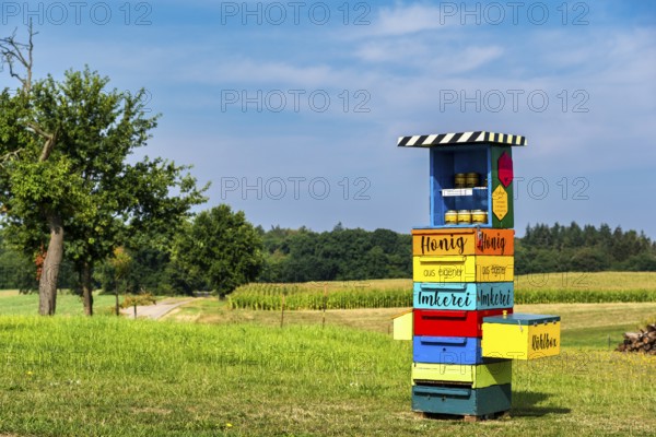 Honey stand, Hinrichsberg, Sietow municipality, Mecklenburg-Western Pomerania, Germany