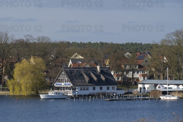Hotel and restaurant on the banks of the Müritz, elevated position, Röbel, Müritz, Mecklenburg Lake District, Mecklenburg, Mecklenburg-Vorpommern, Germany