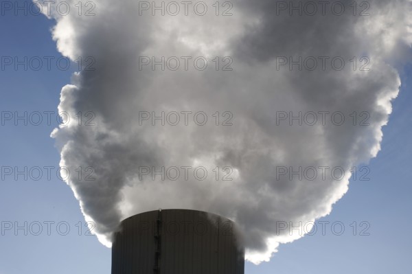 Cooling tower of KNG, Kraftwerks- und Netzgesellschaft mbH. The coal-fired power plant generates district heating and electricity for Rostock, 08/02/2023