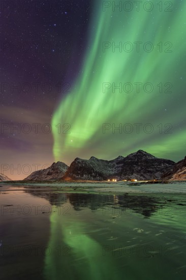 Aurora over the mountains and sea of Lofoten, Northern Lights, Northern Lights, Landscape, Leknes, Nordland/Lofoten, Norway