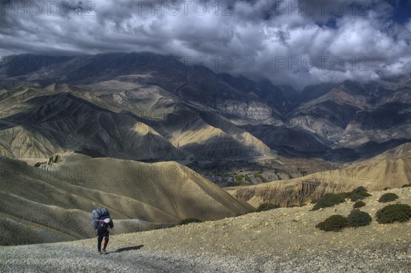Nepal. Landlocked country in the Himalayas, mustang, mountains, Kali Gandaki gorge, workers
