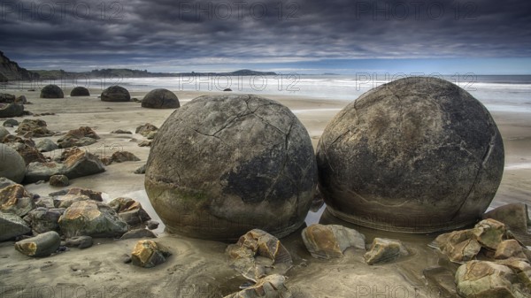 New Zealand, Moeraki Boulders, Otago, Moeraki, stone spheres, South Island, New Zealand