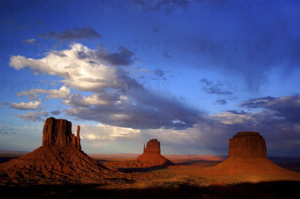 Monument Valley, Utah, Arizona, USA, Valley of Monuments, Utah, Arizona, USA