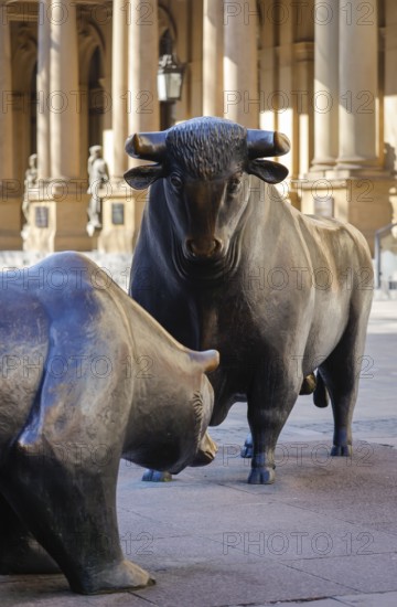 Bull and bear on the stock exchange square in front of the stock exchange, Frankfurt am Main, Hesse, Germany