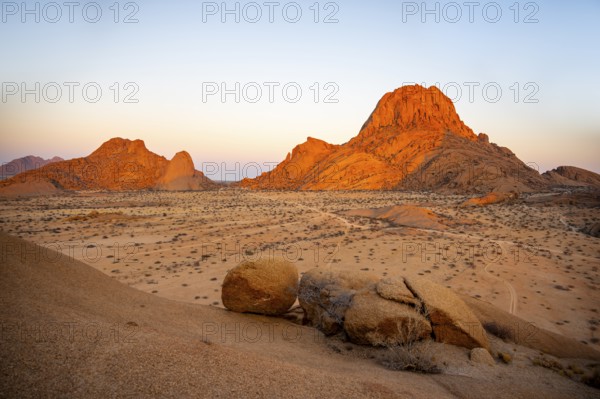 Sunset at Spitzkoppe, Pontok Mountains, Große Spitzkoppe, Große Spitzkuppe Nature Reserve, Namibia