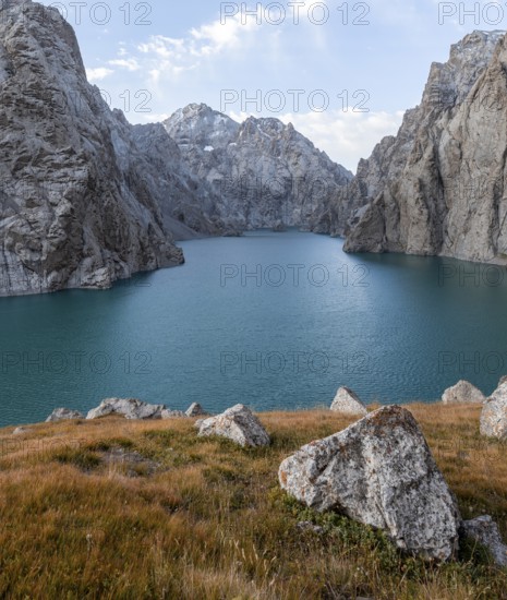 Mountain lake Kol Suu, Sary Beles Mountains, Naryn Province, Kyrgyzstan