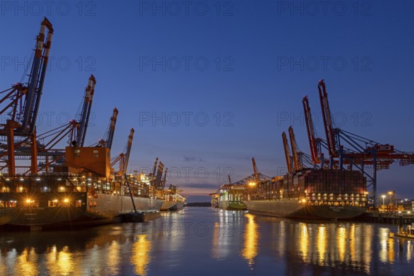 Blue Hour, container port, Eurogate and Burchardkai container terminals, container ships, Waltershof, Hamburg, Germany