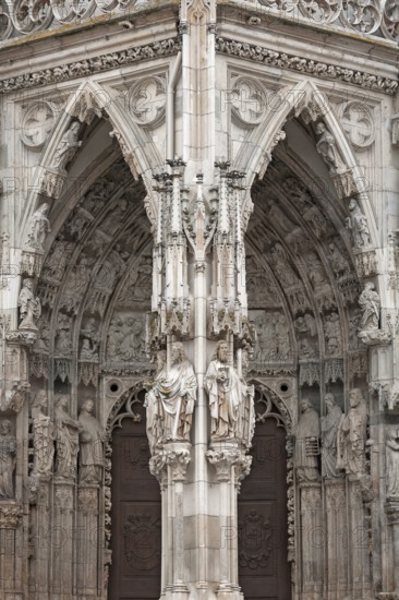 Gothic entrance portal designed with figure reliefs, 1385-1415, Regensburg Cathedral, St Peter's, start of construction 1273, Regensburg, Upper Palatinate, Bavaria, Germany