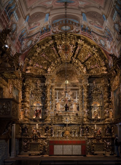 Interior view, altar with patron saint Anthony and baby Jesus, Igreja de Santo António church, Museu Municipal Dr Jose Formosinho, Lagos, Algarve, Portugal