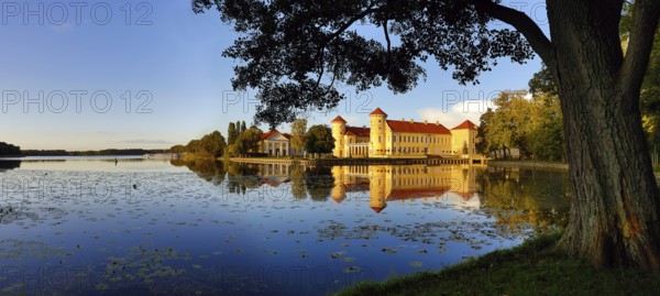 Rheinsberg Castle, lakeside with Lake Grienerick, Ostprignitz-Ruppin district, prime example of Friederician Rococo, Brandenburg, Germany