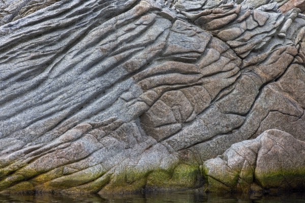 Bedrock structure on Phippsøya / Phipps Island in the Arctic Ocean in Sjuøyane, archipelago north of Nordaustlandet, Svalbard / Spitsbergen, Norway