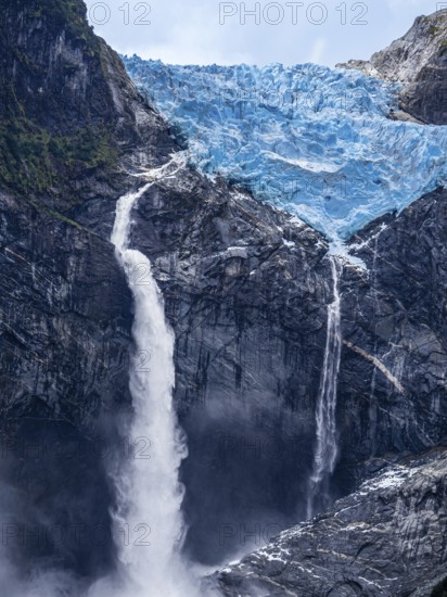 Hanging glacier, Ventisquero Colgante, Quelat national park near Puyuhuapi, Patagonia, Chile