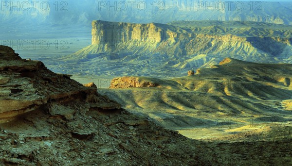 Edge of the world, edge of the world, 1131 metres high, cliff, cliffs, rocks, abyss, rock formation, Tuwaik Mountains, Saudi Arabia, Middle East, Near East