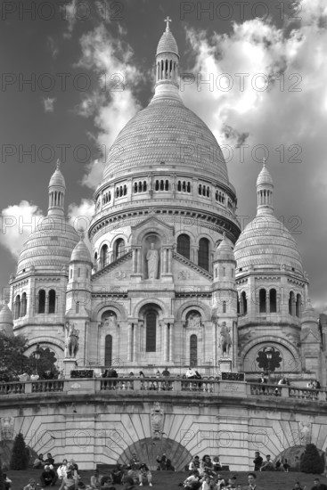 Sacre Coeur de Montmartre, black and white, Paris, France