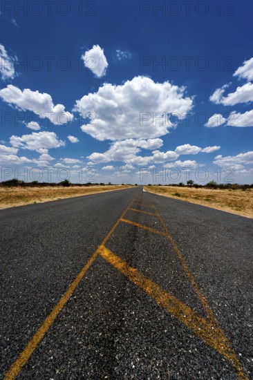 Highway, road, asphalt, road marking, marking, traffic, traffic rules, empty, nobody, mobile, mobility, car, driving, journey, road trip, movement, clouds, blue sky, Botswana