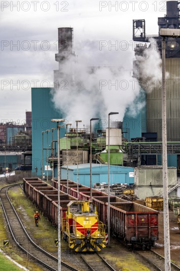 Hüttenwerke Krupp-Mannesmann, HKM in Duisburg, shunting tracks at the blast furnace steelworks, shunters, North Rhine-Westphalia, Germany