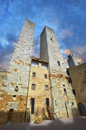 The so called twin towers of Sangimignano built in the 13th century as defensive towers and also to show prestige and wealth. The Council of San Gimignano ruled that no tower should be built higher than that of the town Hall of San Gimignano so this fa