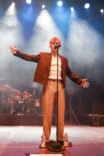 Iggi Kelly, son of Patricia Kelly, live at the Tempodrom in Berlin on 02/09/2024