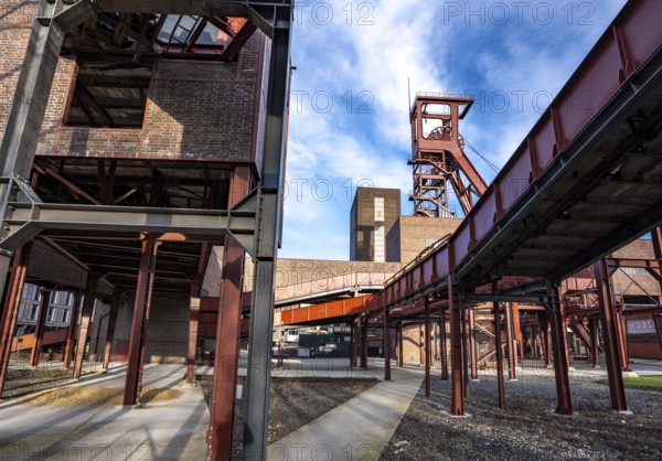 Zollverein colliery, 1/2/8 mine, shaft 1 strut conveyor frame, wagon circulation, UNESCO World Heritage Site, Essen, North Rhine-Westphalia, Germany