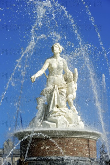Marble statue of the goddess Latona with children Diana and Apollo, Latona Fountain, Latona Fountain, fountain, castle park, Herrenchiemsee Castle, Herreninsel, Chiemsee, Chiemgau, Upper Bavaria, Bavaria, Germany