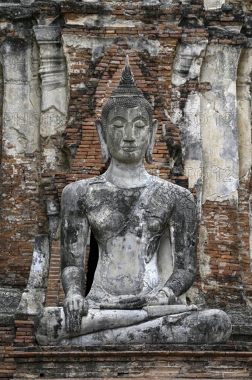 Buddha statue in Wat Mahathat Ayutthaya, Temple of the Great and Holy Relic, Ayutthaya, Ayutthaya Province, Thailand